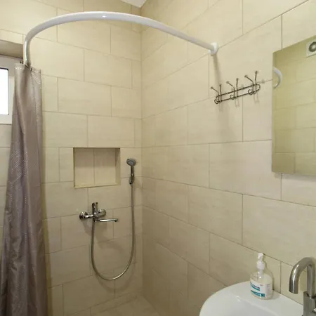 Apartment на 10 фонтана Odesa