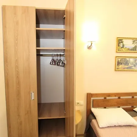 Apartment на 10 фонтана Odesa